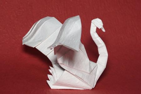 How to make a paper swan: 9 simple diagrams