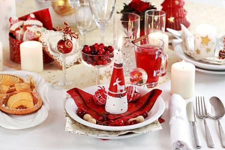 How to decorate a table for the New Year 2021: beautiful table setting ideas