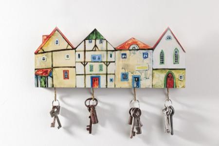 Wall key holder for the hallway: 10 beautiful ideas