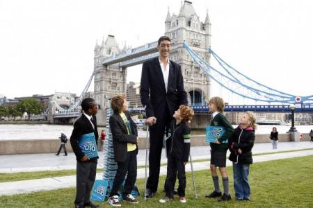 Top 10 tallest people in the world