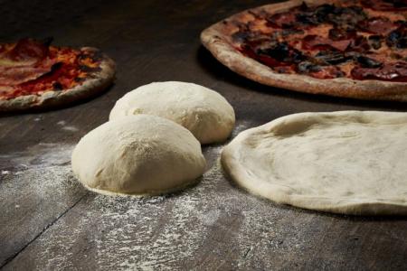 Yeast-free pizza dough: 10 easy recipes