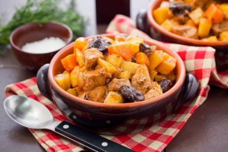 Compote de pommes de terre à la viande: 12 recettes pas à pas