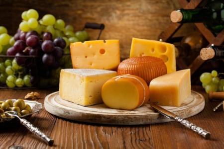 Hard varieties of cheese: names, photos and descriptions (list)